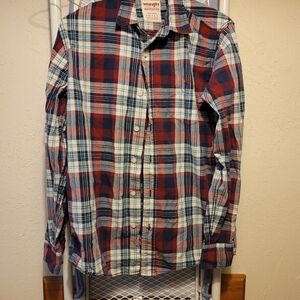 Wrangler Men's Casual Red and Blue Checkered Shirt